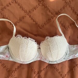 Victoria’s Secret Cream Lace/floral velvet Bra